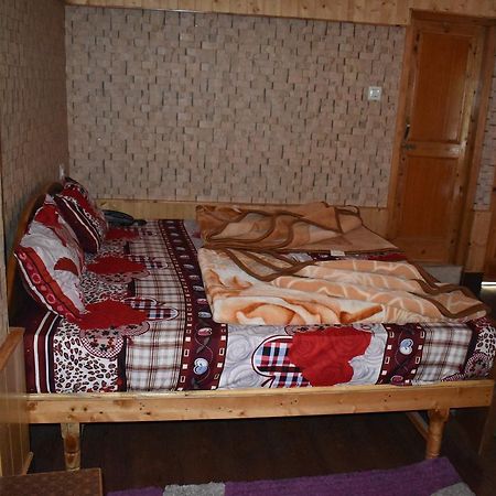 White House Kasol Hotel Kültér fotó
