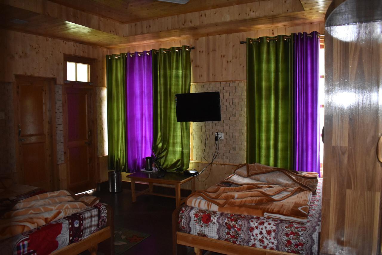 White House Kasol Hotel Kültér fotó
