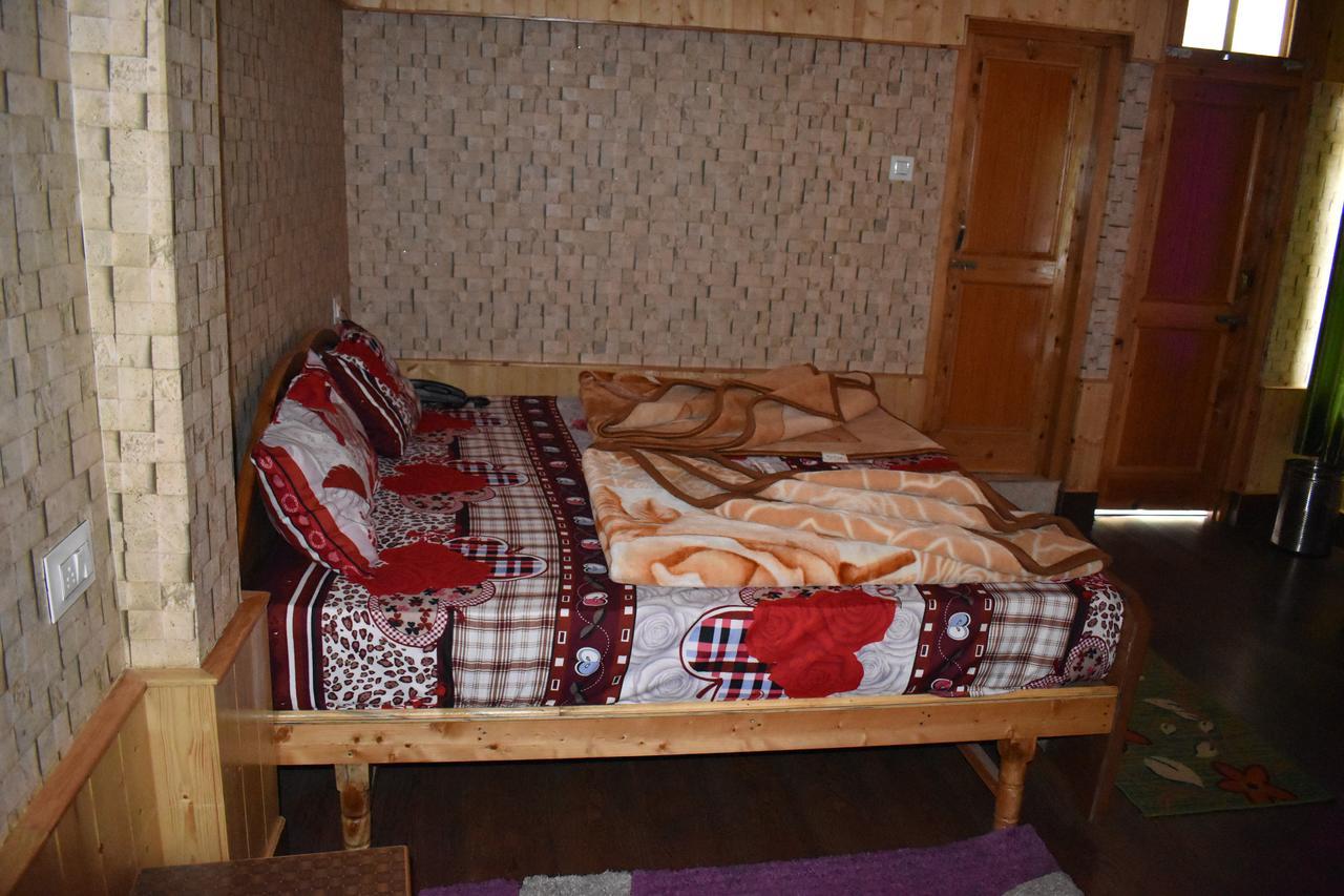 White House Kasol Hotel Kültér fotó