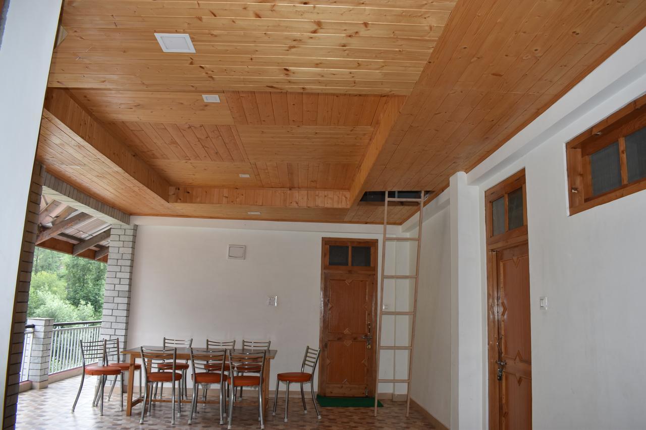 White House Kasol Hotel Kültér fotó